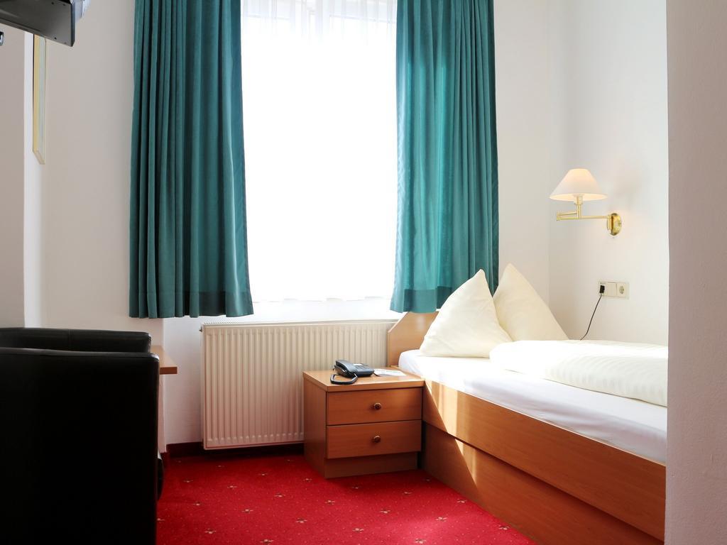 Hotel Gasthof Kasino Villach Kamer foto