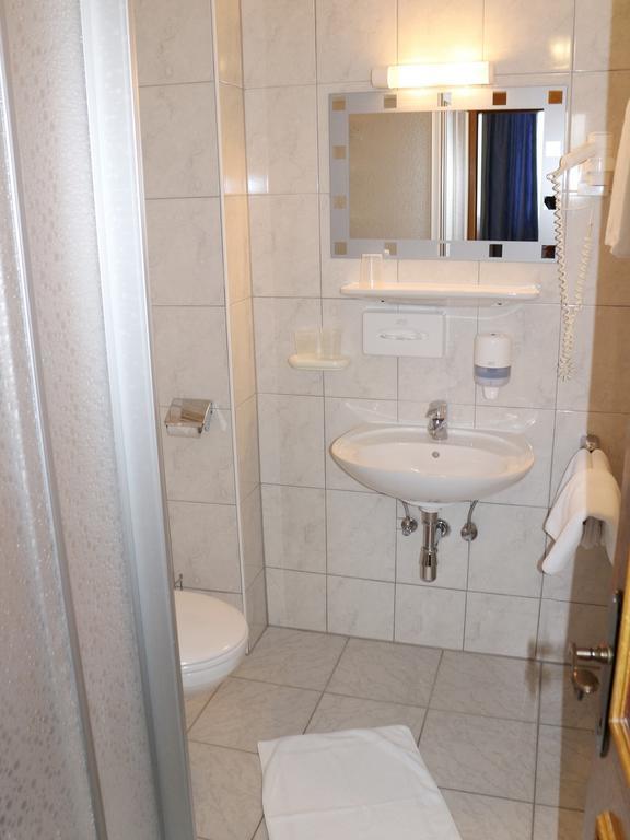 Hotel Gasthof Kasino Villach Kamer foto