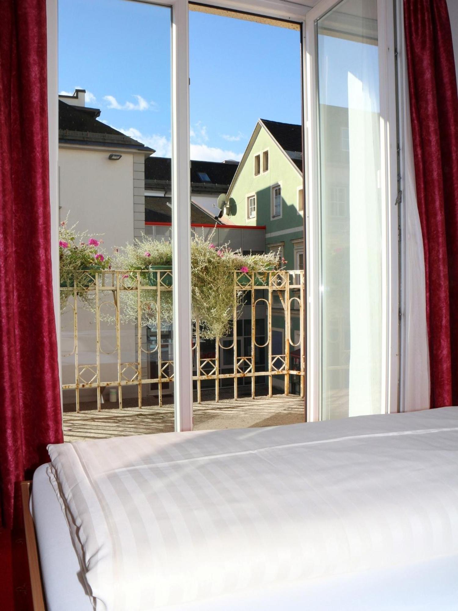 Hotel Gasthof Kasino Villach Buitenkant foto