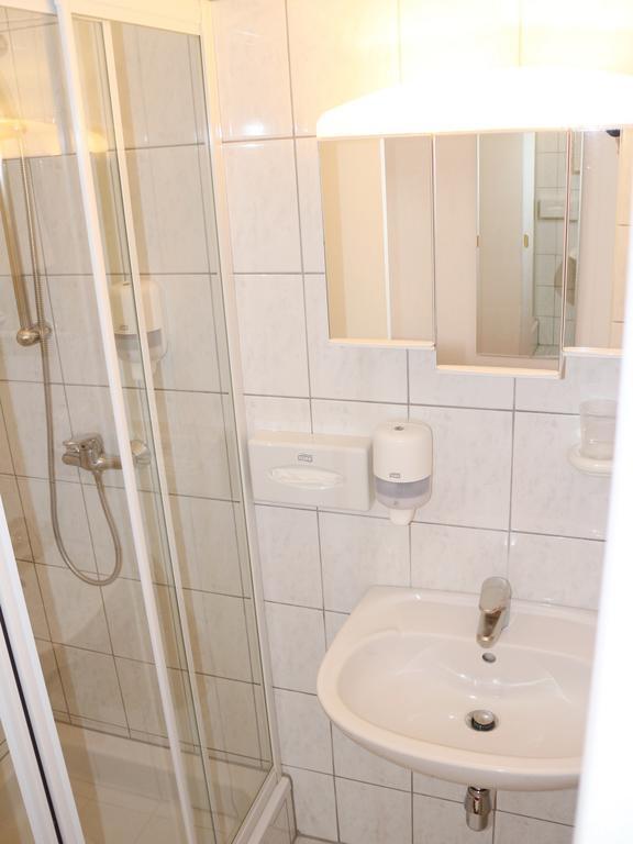 Hotel Gasthof Kasino Villach Kamer foto