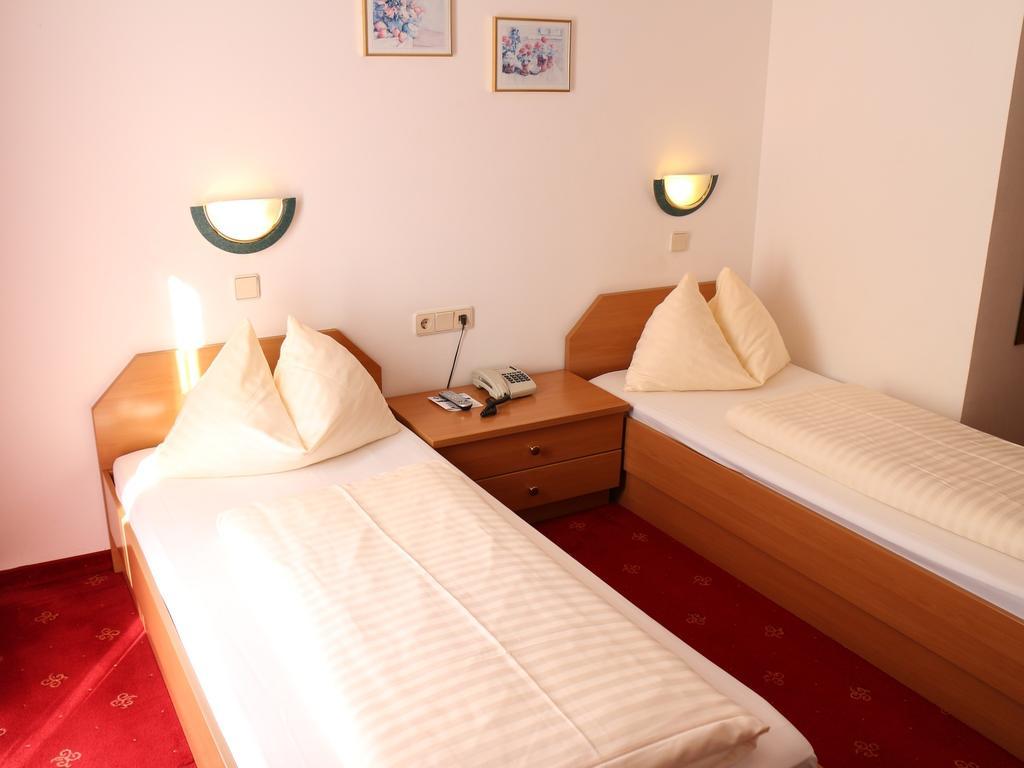 Hotel Gasthof Kasino Villach Kamer foto