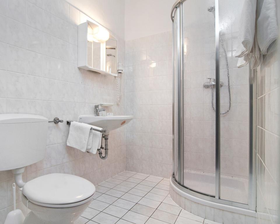 Hotel Gasthof Kasino Villach Kamer foto