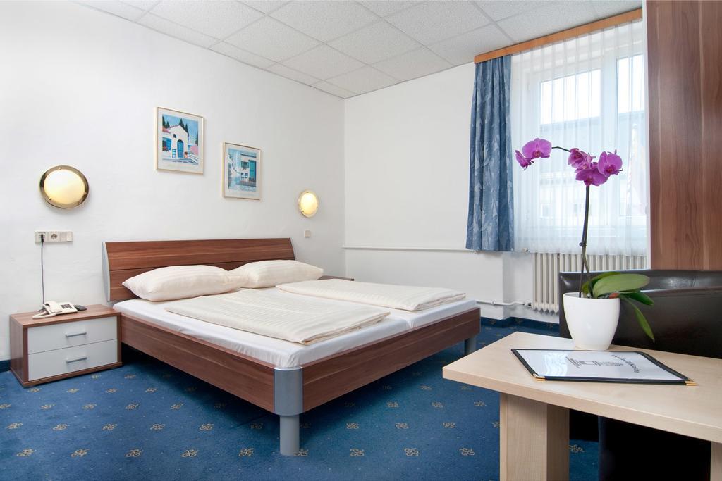 Hotel Gasthof Kasino Villach Buitenkant foto